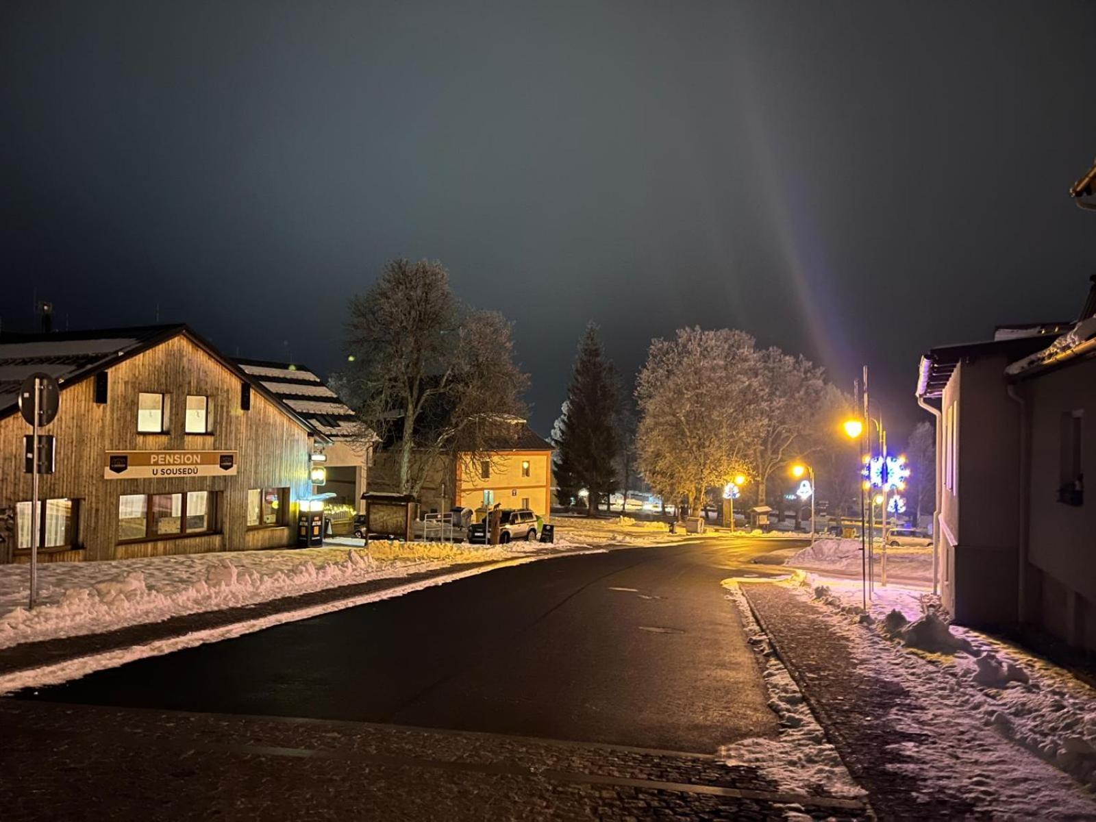 Penzion A Restaurace U Sousedu Strazny Zewnętrze zdjęcie