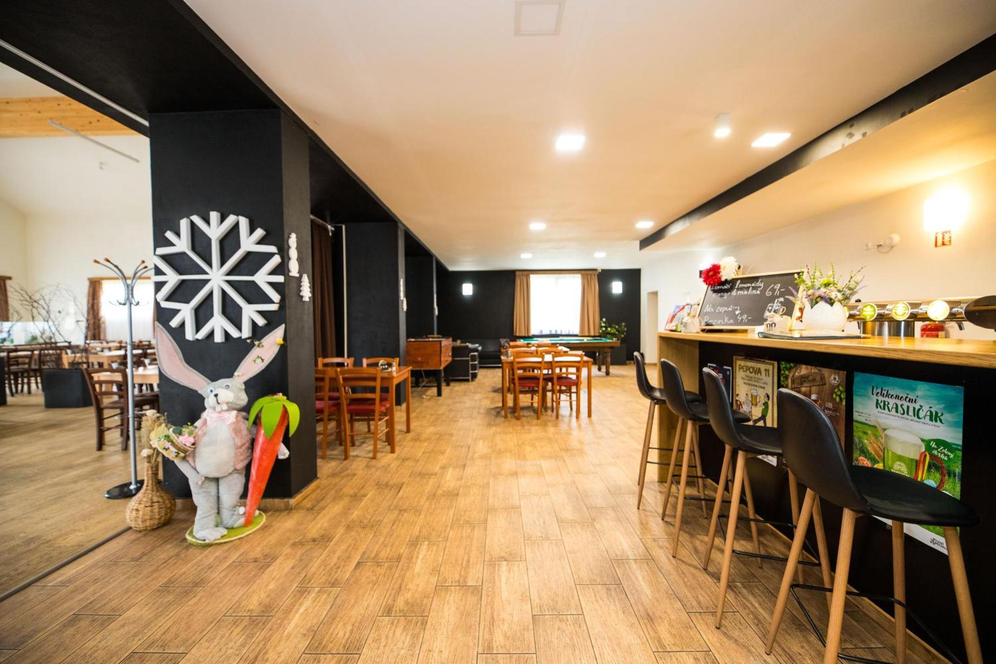 Penzion A Restaurace U Sousedu Strazny Zewnętrze zdjęcie